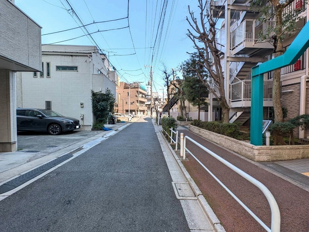 ナイスアーバン池袋山手通り　北側 前面道路歩道